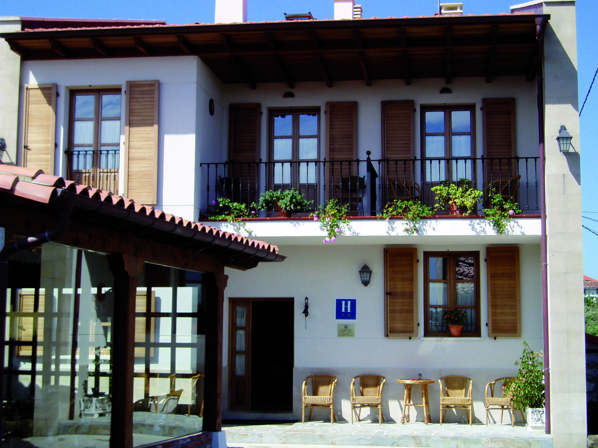 Hotel Rural Cuartamenteru Poo De Llanes Exterior photo